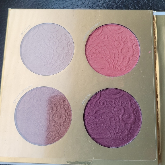PUR Masquerade Face Palette - Picture 4 of 6